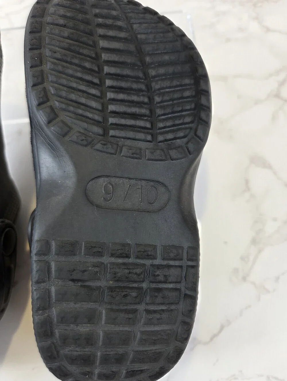 N/A comfortable black
